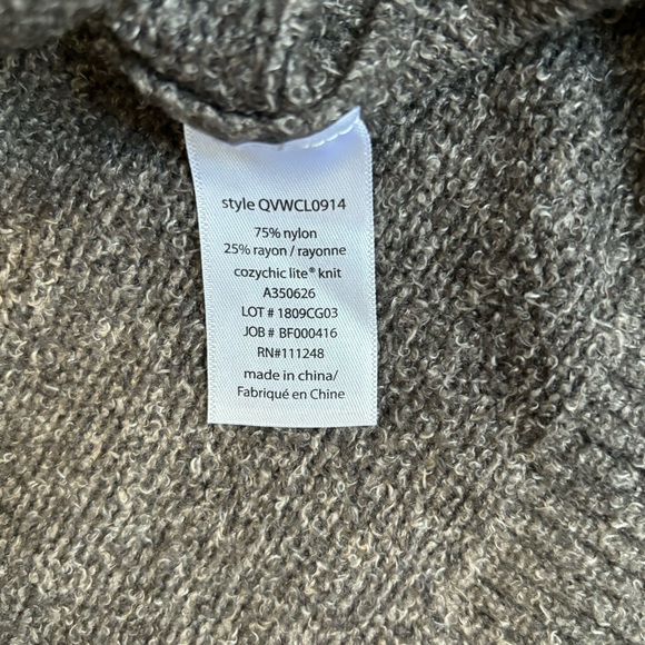 Barefoot Dreams | Cozychic Lite Pullover, Carbon Pewter (Tan/Gray), Size Medium - Picture 13 of 15